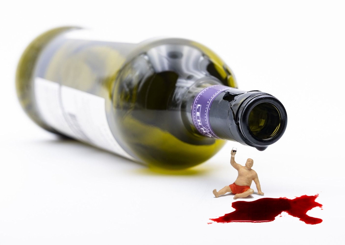 bottle drinkers miniature figures drunkenness 0f1f77fdbfef1b585f60adef1ab2d40b 01