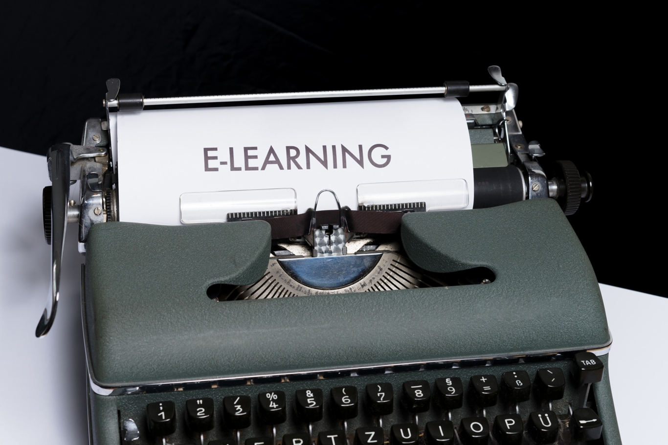 markuswinklertypewriterunsplash 01